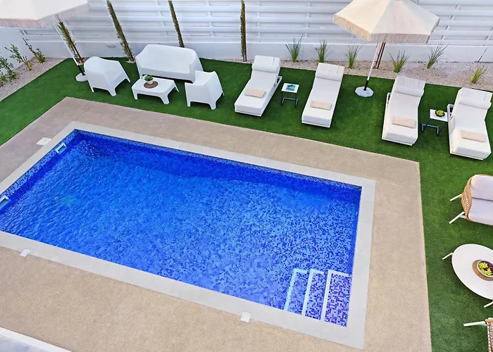 Esmeralda - Luxury In Pernera