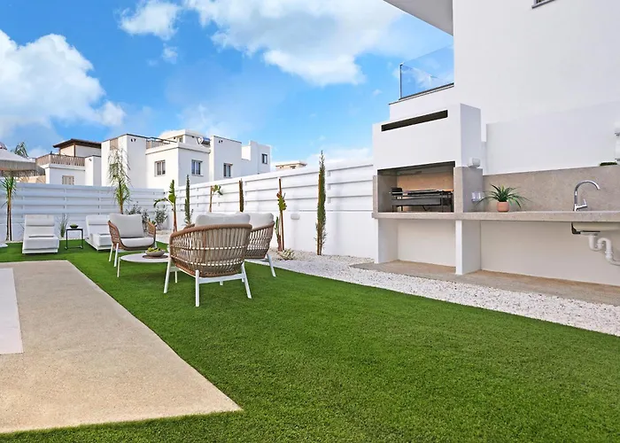 Esmeralda - Luxury In Pernera Holiday home