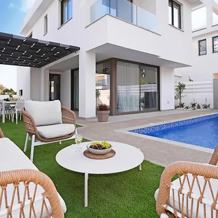 Esmeralda - Luxury In Pernera *