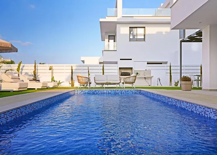 Semesterbostad Esmeralda - Luxury In Pernera Paralimni