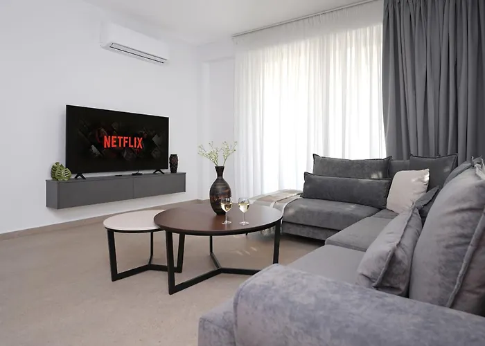 Esmeralda - Luxury In Pernera Semesterbostad Paralimni