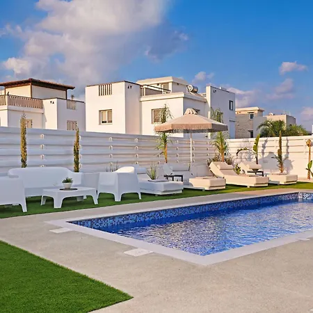 Esmeralda - Luxury In Pernera Feriehus