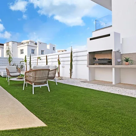 Esmeralda - Luxury In Pernera Feriehus